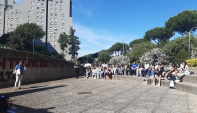 Students listening a story of Vigne district by an inhabitant